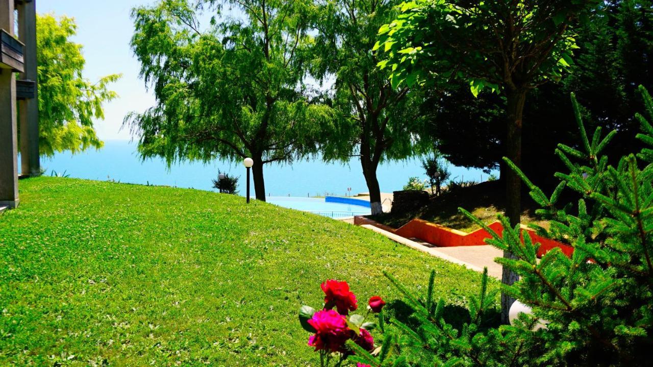 Морски Апартаменти Джулай Морнинг - July Morning Sea View Apartments 卡瓦尔纳 外观 照片