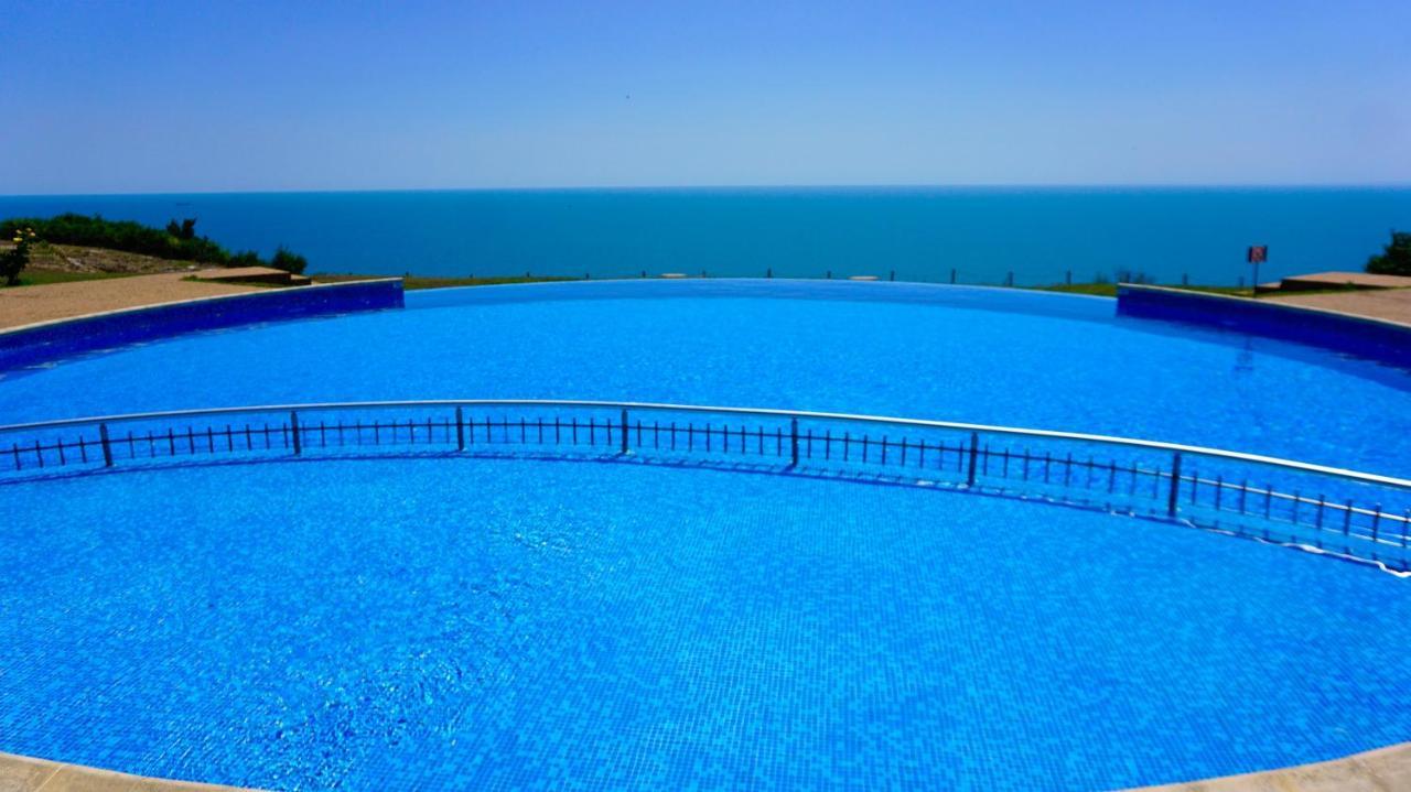 Морски Апартаменти Джулай Морнинг - July Morning Sea View Apartments 卡瓦尔纳 外观 照片