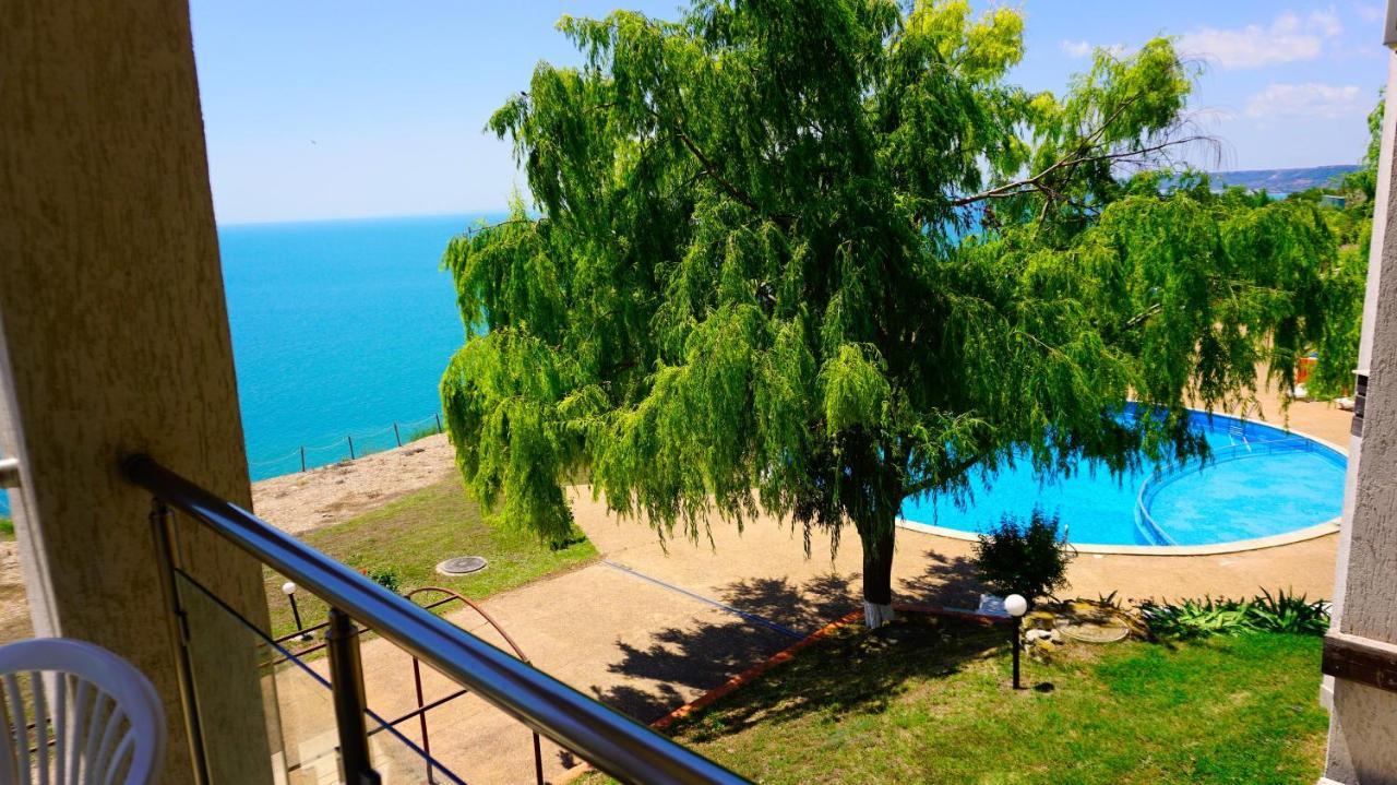 Морски Апартаменти Джулай Морнинг - July Morning Sea View Apartments 卡瓦尔纳 外观 照片