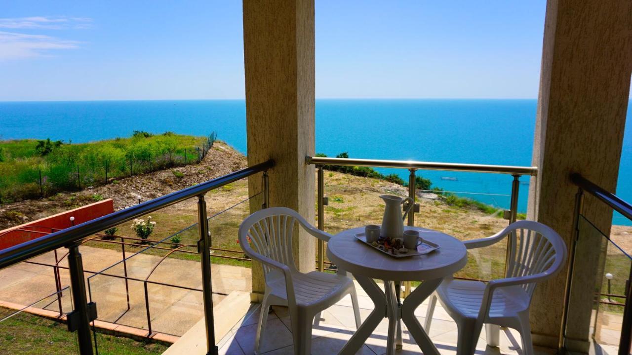 Морски Апартаменти Джулай Морнинг - July Morning Sea View Apartments 卡瓦尔纳 外观 照片