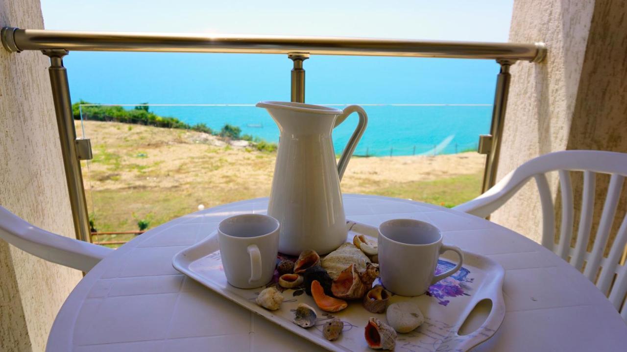 Морски Апартаменти Джулай Морнинг - July Morning Sea View Apartments 卡瓦尔纳 外观 照片