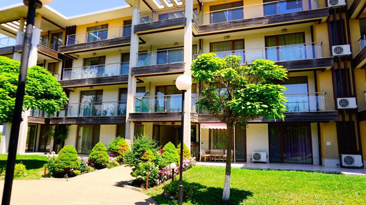 Морски Апартаменти Джулай Морнинг - July Morning Sea View Apartments 卡瓦尔纳 外观 照片