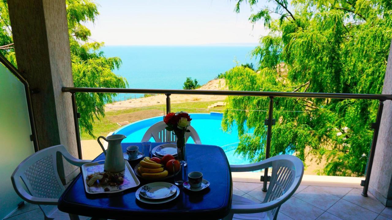 Морски Апартаменти Джулай Морнинг - July Morning Sea View Apartments 卡瓦尔纳 外观 照片