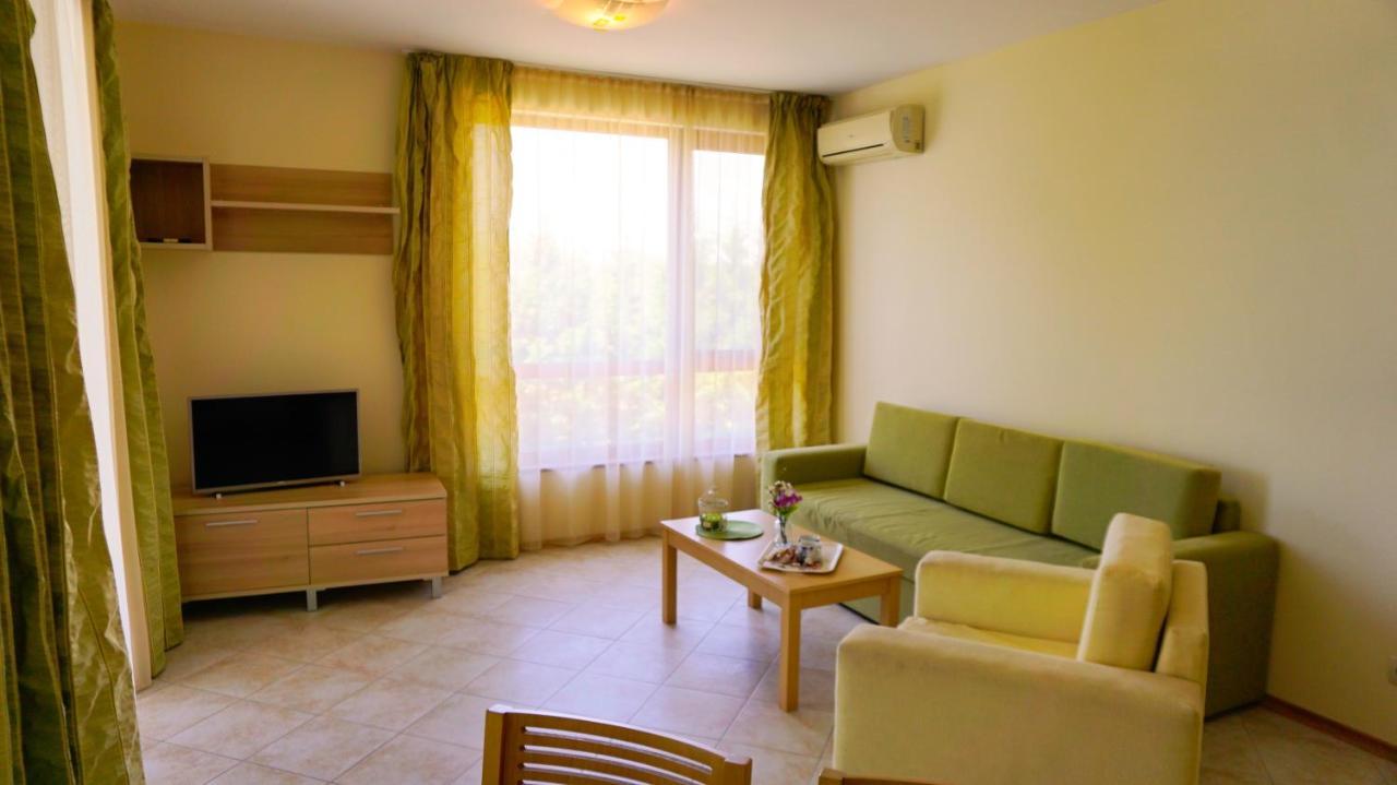 Морски Апартаменти Джулай Морнинг - July Morning Sea View Apartments 卡瓦尔纳 外观 照片