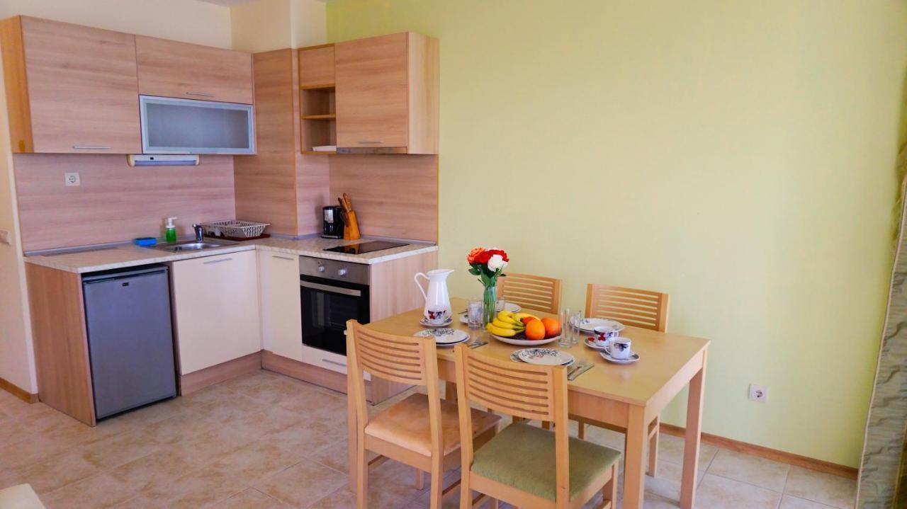 Морски Апартаменти Джулай Морнинг - July Morning Sea View Apartments 卡瓦尔纳 外观 照片