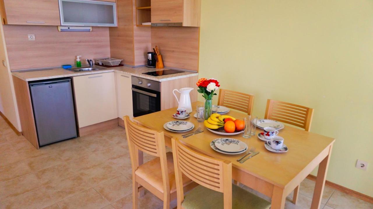 Морски Апартаменти Джулай Морнинг - July Morning Sea View Apartments 卡瓦尔纳 外观 照片