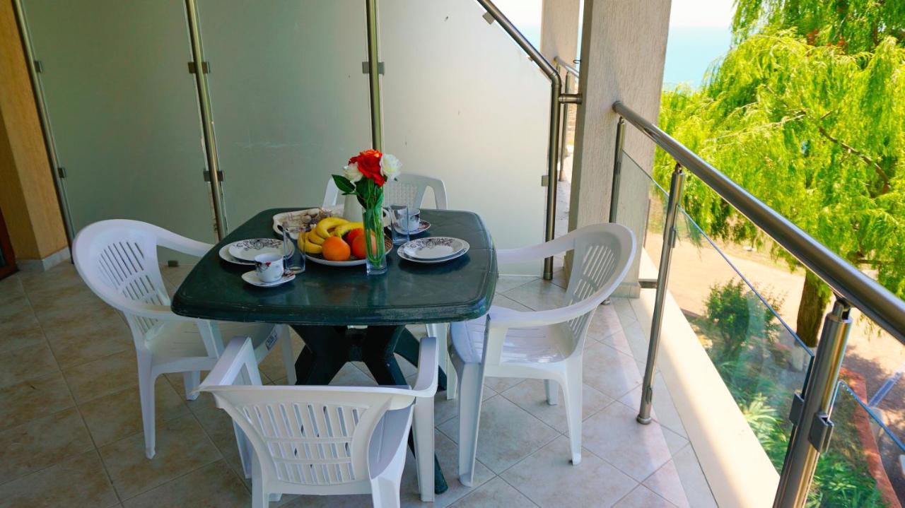 Морски Апартаменти Джулай Морнинг - July Morning Sea View Apartments 卡瓦尔纳 外观 照片