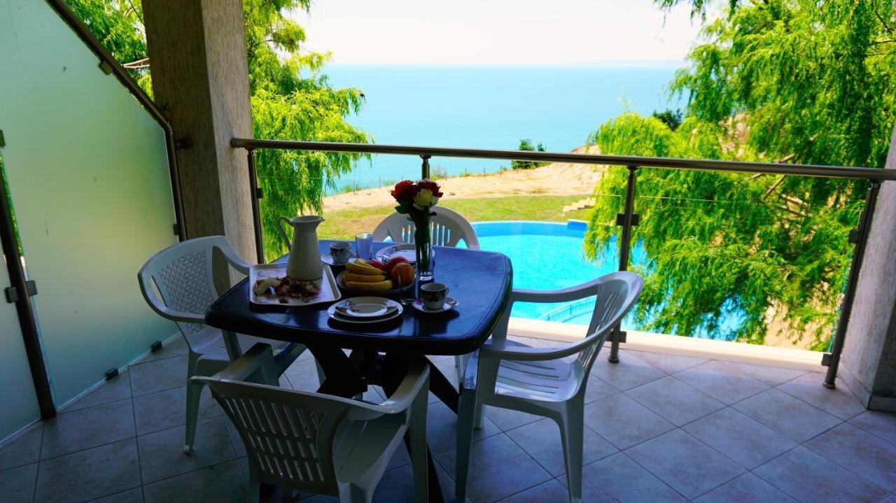 Морски Апартаменти Джулай Морнинг - July Morning Sea View Apartments 卡瓦尔纳 外观 照片