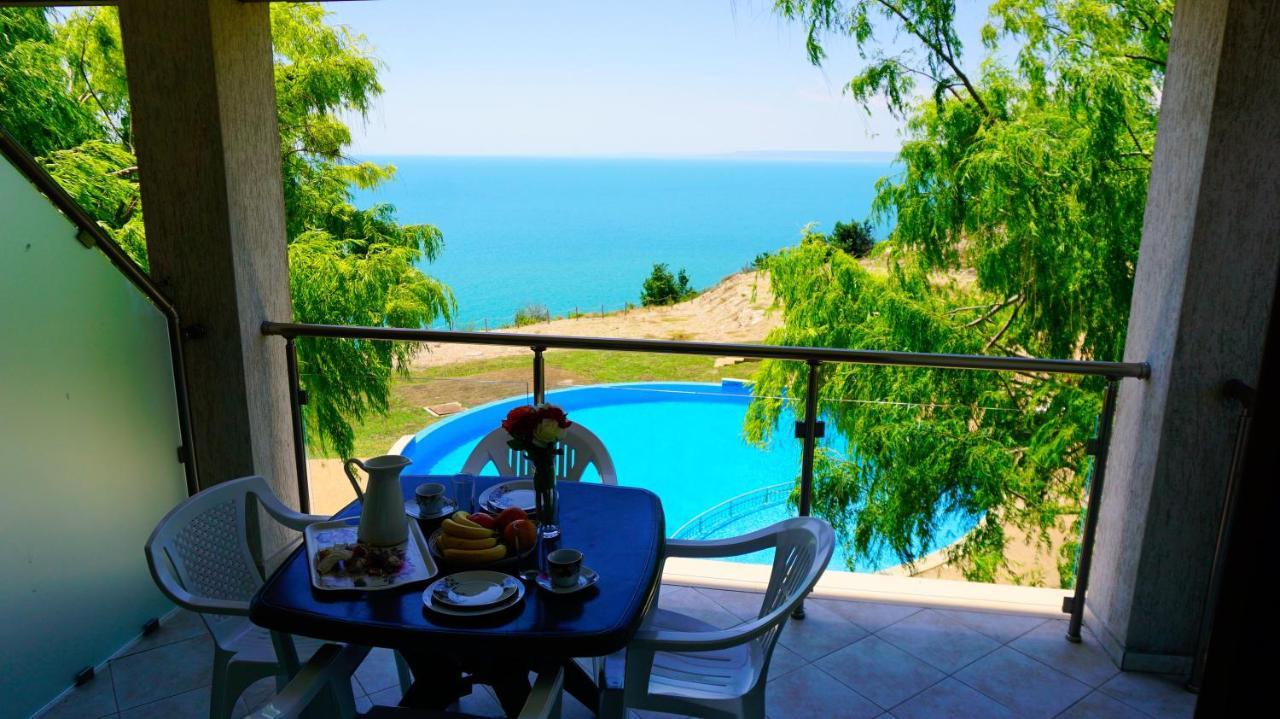 Морски Апартаменти Джулай Морнинг - July Morning Sea View Apartments 卡瓦尔纳 外观 照片