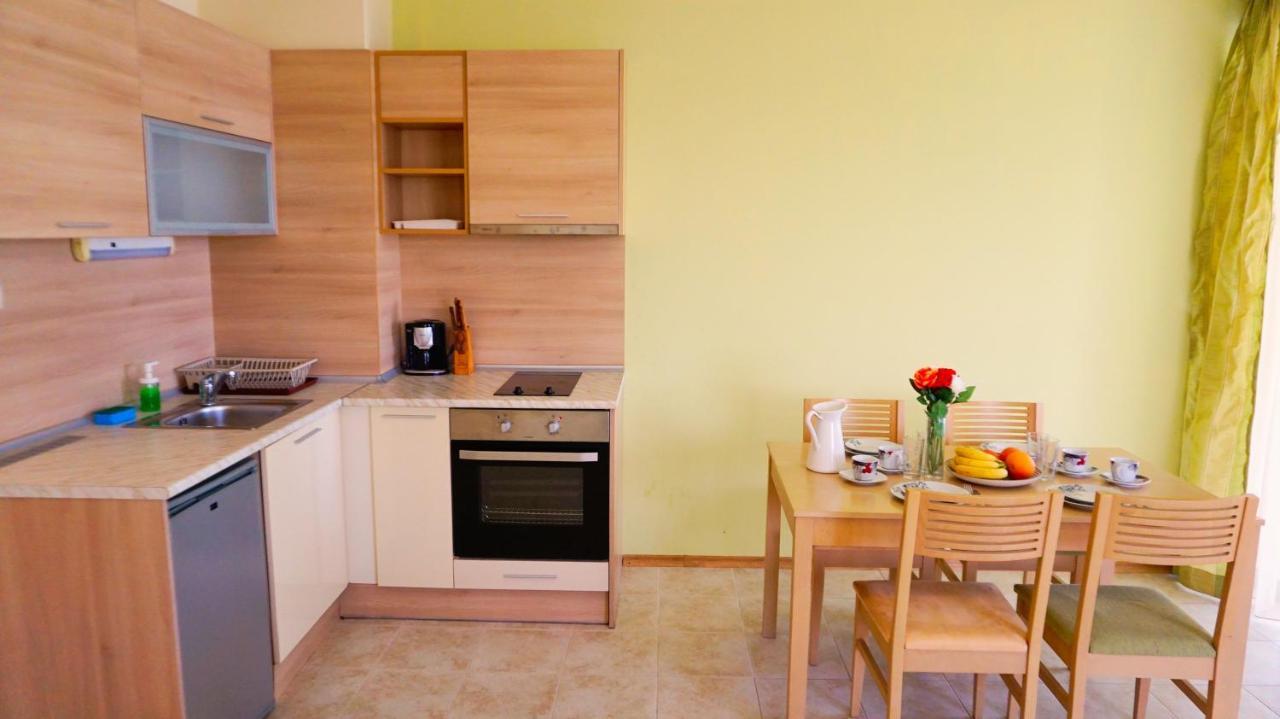 Морски Апартаменти Джулай Морнинг - July Morning Sea View Apartments 卡瓦尔纳 外观 照片